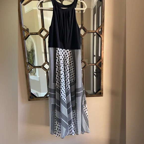 Sandra Darren - Versatile Women's Sleeveless ITY & Chiffon Maxi Dress - Black/Ivory, Size: 10 Sandra Darren - Versatile Women's Sleeveless ITY & Chiffon Maxi Dress - Black/Ivory, Size: 10